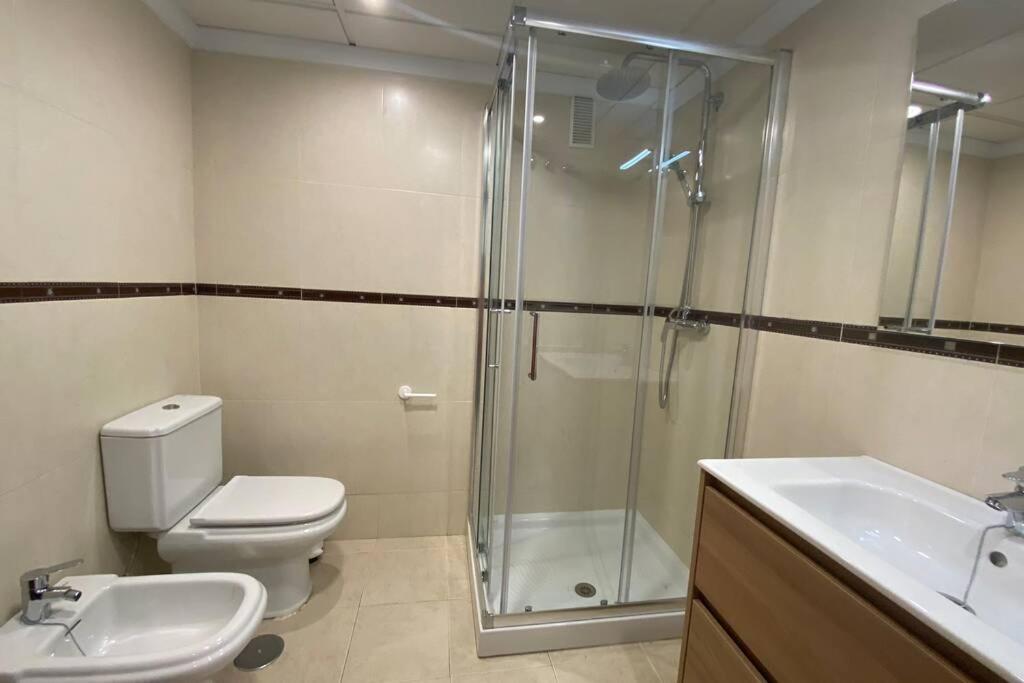 Maravilloso Apartamento En Primera Linea De Playa Con Vistas Al Mar En Caleta De Velez 2 D 외부 사진