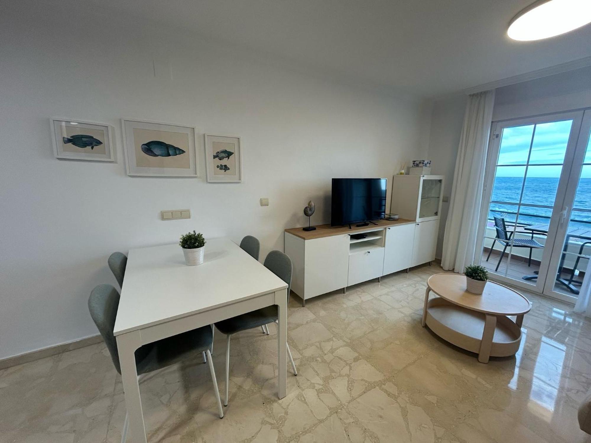 Maravilloso Apartamento En Primera Linea De Playa Con Vistas Al Mar En Caleta De Velez 2 D 외부 사진